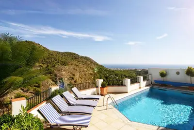 Image de Luxury villa with pool breathtaking sea and mountain views. Your dream holiday!