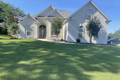 Image de Master week ready! Cozy home, 15 minutes from Augusta National