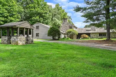 Image de West Redding Home with Pool
