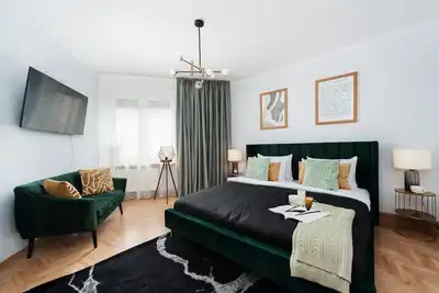 Image de Modern, stylish, central location with Park nearby