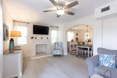 Image de Downtown Bradenton Gem: 3-Bed Luxury Haven