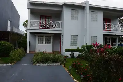 Image de Modern Property located in a Quiet Community 5 Minutes Walk to the Private Beach