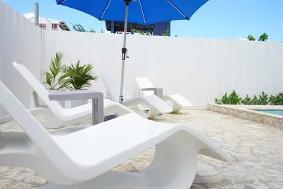 Image de Family friendly house w/private pool 10 minute walk to Boqueron