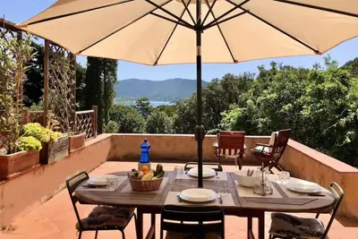 Image de Appartement de deux chambres, avec terrasse, à 50 mètres de la mer