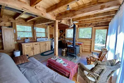 Image de Ellens’s Cabin  Where comfort meets wilderness, remote yet cozy