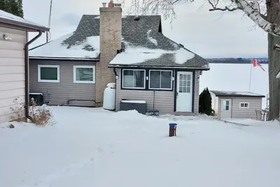 Image de Front lake view cottage with peace and quite place