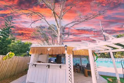 Image de Beach Paradise for Groups! Huge Heated Pool, Spa, Amenities!