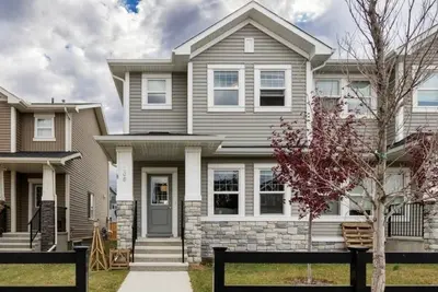 Image de 3 Bedroom Near Calgary & Mountains