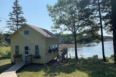 Image de Charming Southport Island Cottage on Cozy Harbor with Sunny Deck - Sleeps 6!