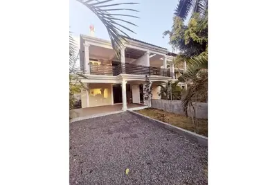 Image de 3 bedrooms Duplex Seaview 30 secs mins beachfront