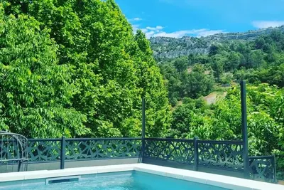 Image de Lou Roucas : Agréable maison de village avec vue