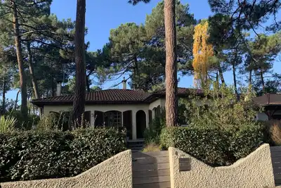 Image de Ravissant rez de jardin de villa, totalement indépendant, au calme, grand jardin