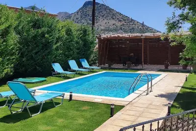 Image de Traditional Stone Apartments with pool