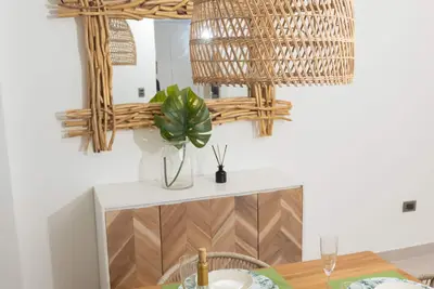 Image de Luxury 2br/2Bath Rooftop pool - steps from Ocean!