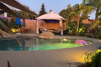 Image de Beautiful Mediterranean Cottage on larger estate.