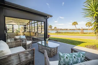 Image de Charming lakefront home minutes from downtown Lakeland!