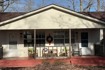 Image de Newly Renovated Hiking Retreat!