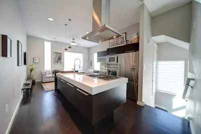 Image de Modern 1-Br Condo — Stylish Stay Near Uptown Clt!