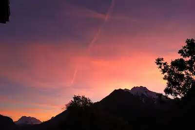 Image de Maison de charme dans la nature avec piscine face aux Alpes