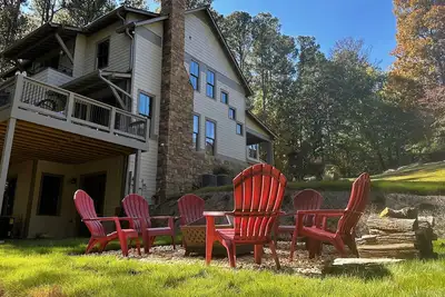 Image de Merry Cozy Holidays! Enjoy Corn Maze, Snow Park, Ice Skating! Great for groups!