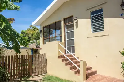 Image de Family time, 5 minute walk from main walkway to restaurants and beach!