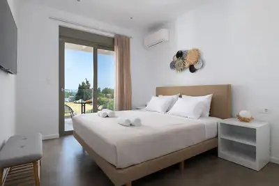Image de 3 charming newly built semi-detached luxury villas 200m from the sea