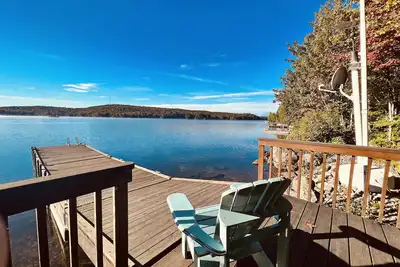 Image de Cheerful 4 Bedroom Lakefront Cottage+Guest House Near Algonquin Park
