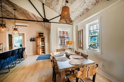 Image de Upscale Downtown Suite in Lewes