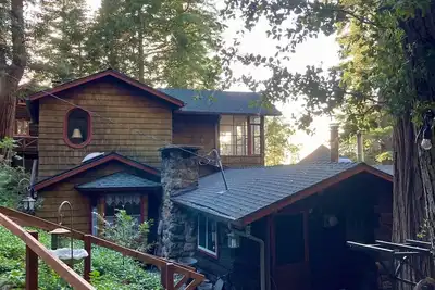 Image de Escape to this 1920's cabin, a perfect retreat to soak in the fresh mountain air