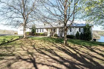 Image de Spectacular views and location on Tim's Ford Lake!