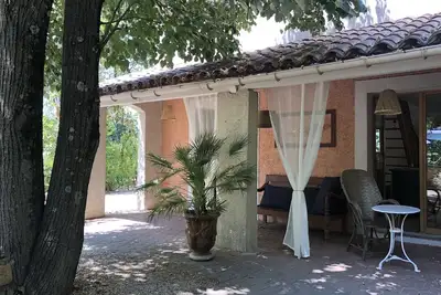 Image de Grande Maison, avec piscine, idéale pour 2 ou 3 familles.