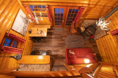 Image de Baker Creek | Superior Two Bedroom Cabin