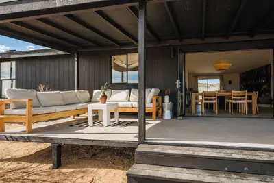 Image de Luxury Desert Home with 3 Br - Dog friendly