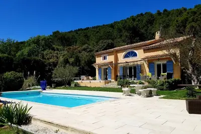 Image de Belle villa 10-14 personnes avec piscine 30’ de la mer à Signes sud Sainte Baume