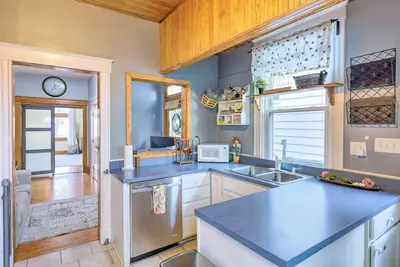 Image de Cincinnati Home w/ Deck & Private Hot Tub!