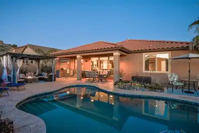 Image de 4-bedroom vacation family-friendly home. Pool heat Option