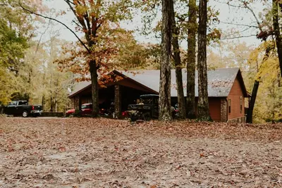 Image de Private retreat with 30 acre fishing lake