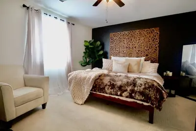 Image de Minutes from Super Bowl Stadium Cozy private 4 bedroom