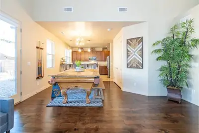 Image de Tequila Sunrise! Fun for All! Pool Table! Kid Nook