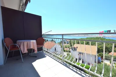 Image de Appartement d'une chambre avec la terrasse et la vue sur le mer Omisalj, Krk (A-20472-b)