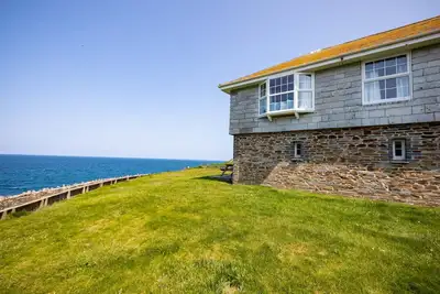 Gulland, country holiday cottage, with a garden in Port Isaac