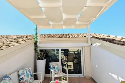 Image de The White House, terrace on the Mediterranean