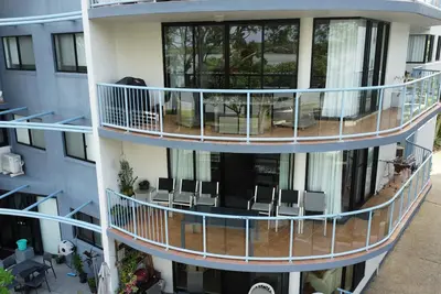Image de 3 Bedroom Apartment right on Maroochydore River