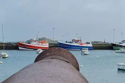 Bord de mer à Roscoff, studio pour 2 personnes, vue mer, proche commerces, plage