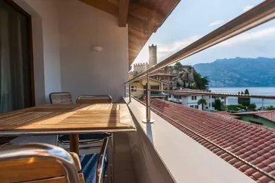 Image de Al vecchio frantoio in the center of town with beautiful lake views, near beach