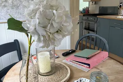 Image de Apple Pippin, shepherds hut style, sleeps 4, private garden, walk to pubs & more