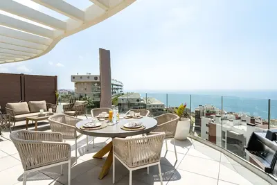 Image de Appartement \"Penthouse de luxe avec toit\" avec vue sur la mer, Wi-Fi et climatisation.