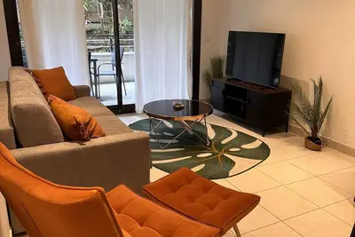 Image de Cannes apartment with pool and parking