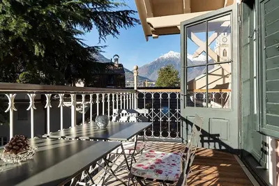 Image de Appartement 'Villa Bergmann Turm Suite' avec vue sur les montagnes, terrasse partagée et Wi-Fi.