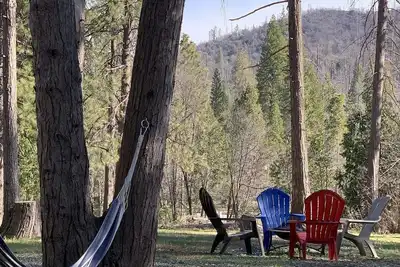 Image de Cozy Cabin with Hot Tub Near Yosemite - Dog Friendly